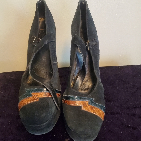 RARE VINTAGE FOX AND FLUEVOG HEELS - Picture 2 of 10